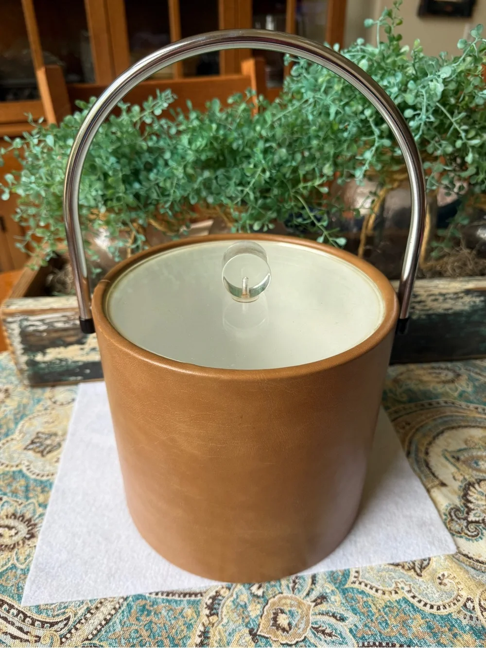 Mid Century Modern Naugahyde Ice Bucket Lucite Lid Chrome Handle Brown Barware